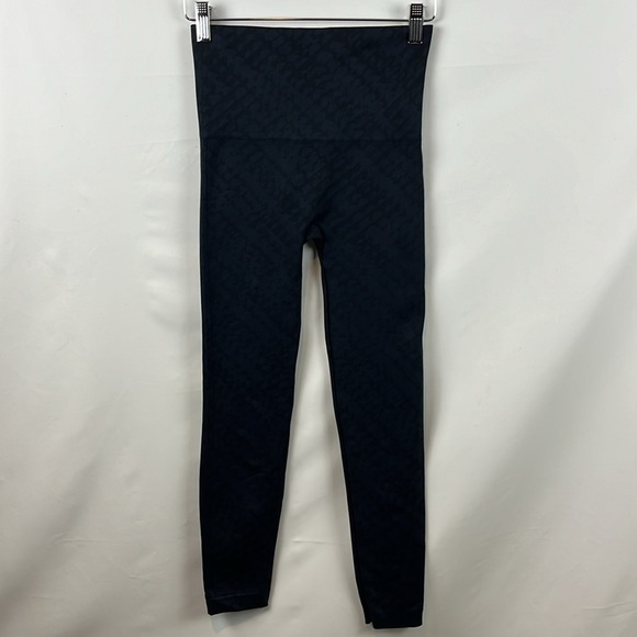 Spanx Look at Me Now Seamless Shaping Leggings Dark Blue Black Size M - Picture 3 of 8